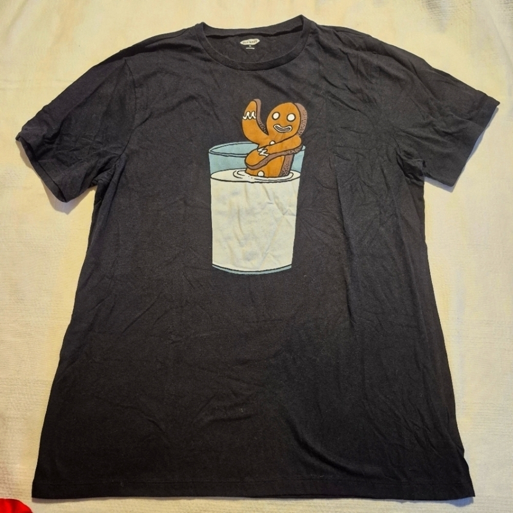 Old Navy men's size XL black gingerbread cookie in milk shirt, EUC